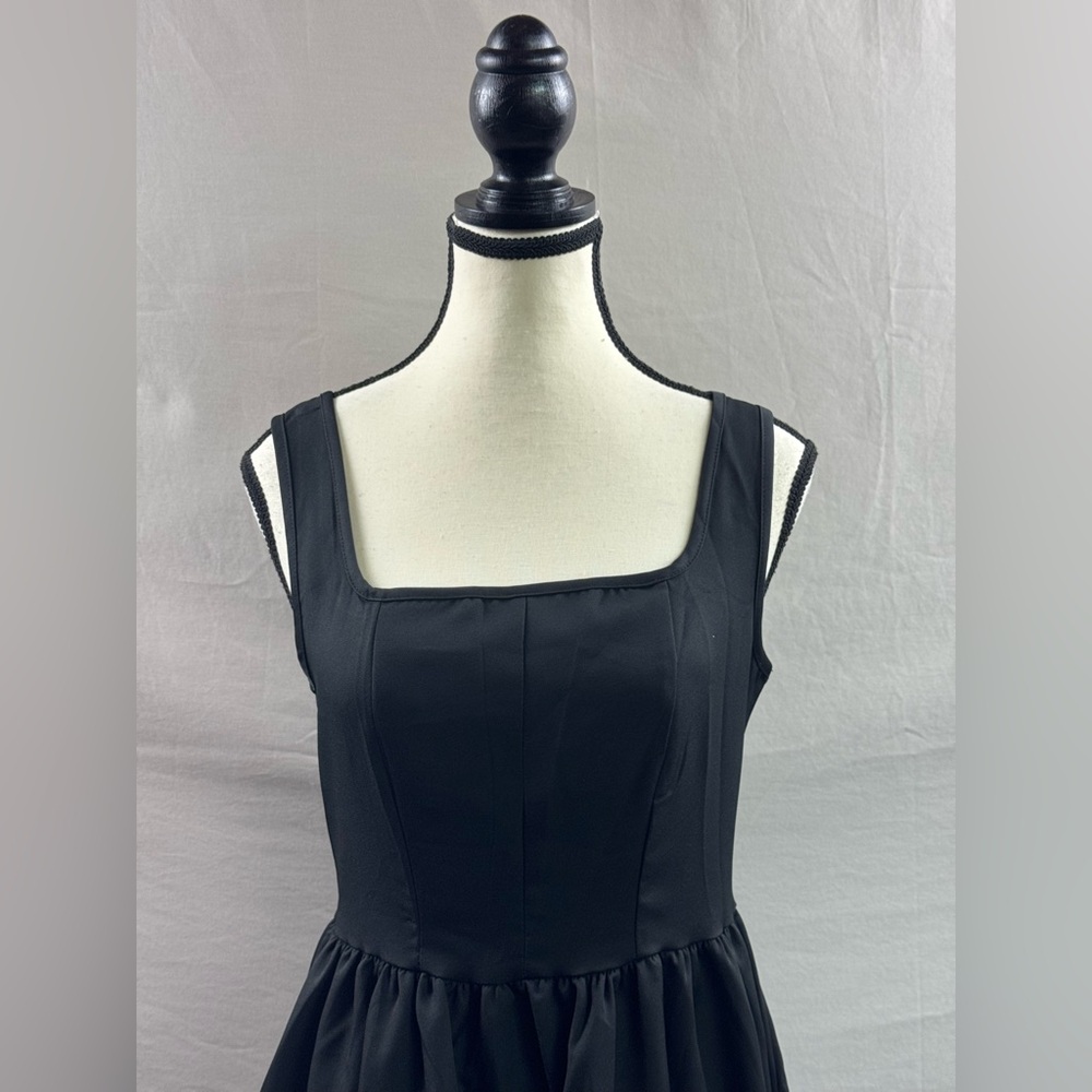 Classic Sleeveless V-Neck Ruffled Waist Fitted Midi Dress Black - Picture 9 of 11
